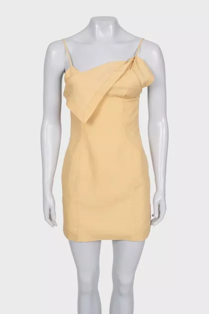 Linen dress with an asymmetrical top