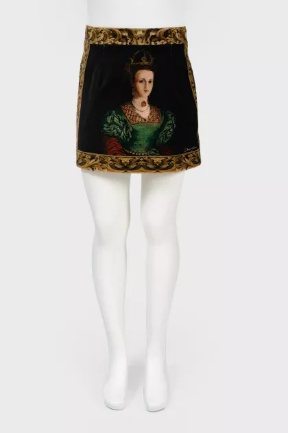 Children's skirt with portraits with tag