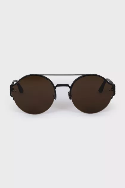 Sunglasses with textured frames