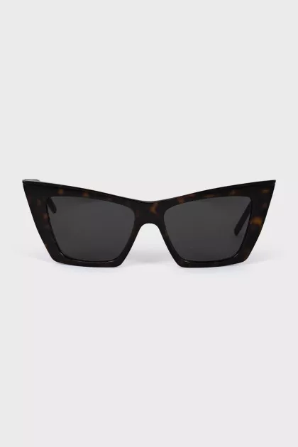 Cat-eye sunglasses