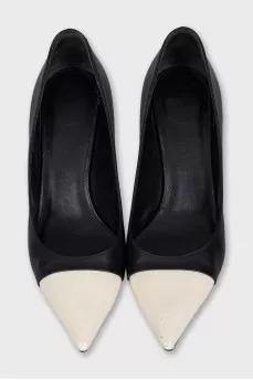 Leather pumps with contrasting toes