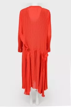 Free dress with an asymmetric frill