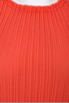 Free dress with an asymmetric frill