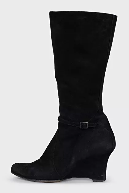 Black suede wedge boots