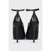 Leather V-neck shoes