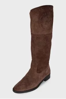 Brown suede boots with embossing