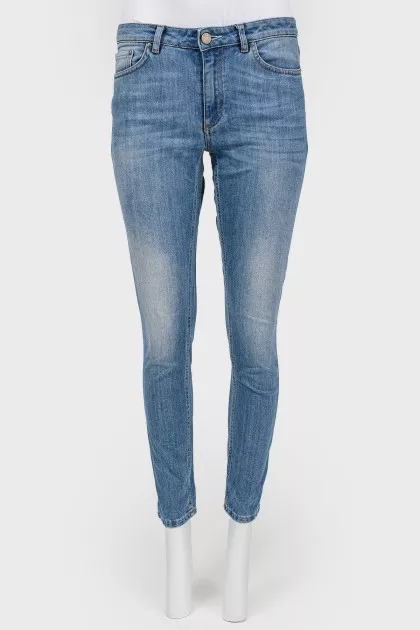 Ripped skinny jeans