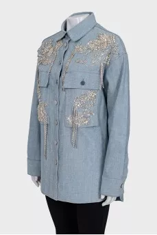 Джинсовая oversize рубашка со стразами
