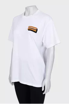 T-shirt decorated with a patch