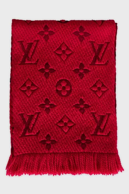 Red scarf with signature print