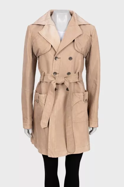 Double-breasted trench coat in brown