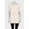Sleeveless sports jacket