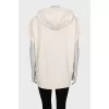 Sleeveless sports jacket