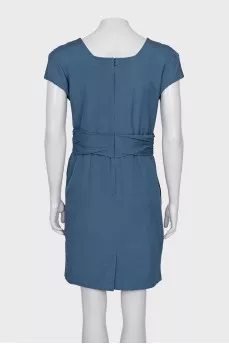 Fitted blue dress with a zipper