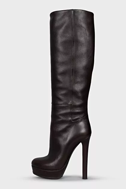 Brown leather boots with heels