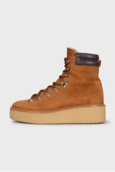Suede boots with high soles
