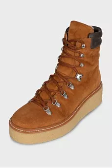 Suede boots with high soles