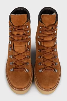 Suede boots with high soles