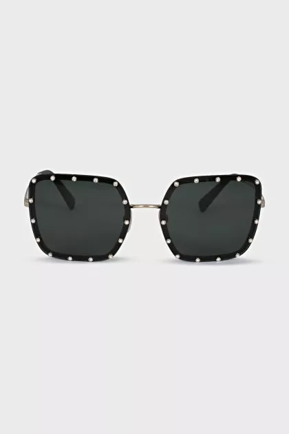 Black sunglasses with rhinestones