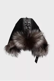 Hat decorated with fox fur