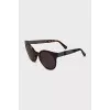 Brown sunglasses with round frames