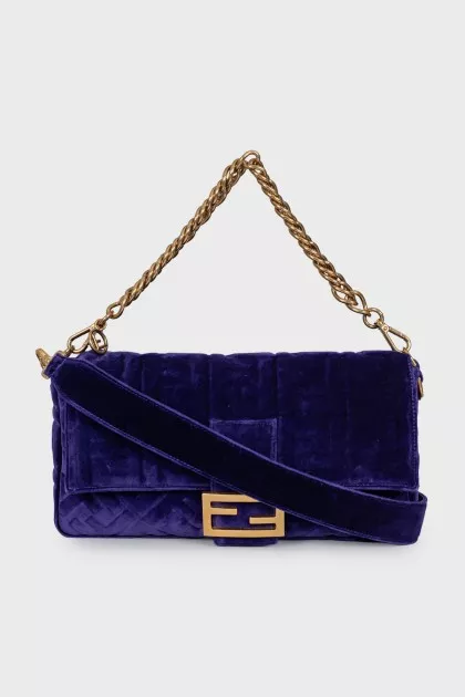 Velvet Baguette bag with gold logo