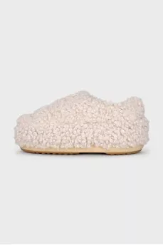 Fur shoes