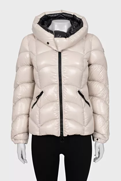 White fitted down jacket with a zipper