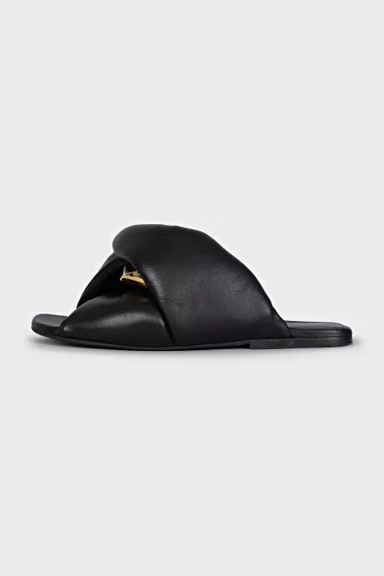Chunky black flip flops