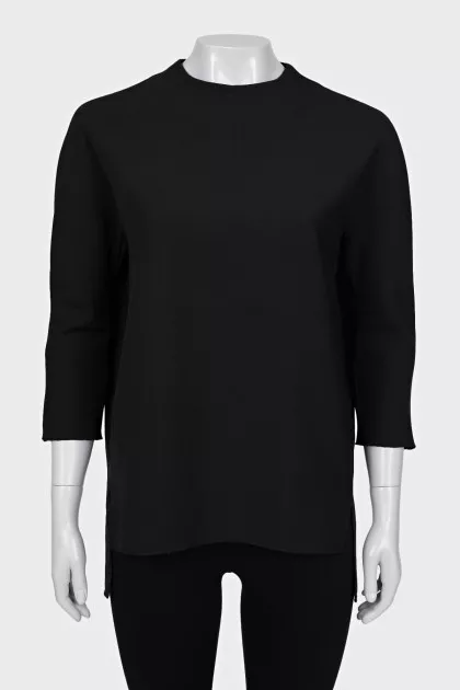 Straight cut blouse with a zipper on the back