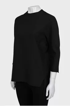 Straight cut blouse with a zipper on the back