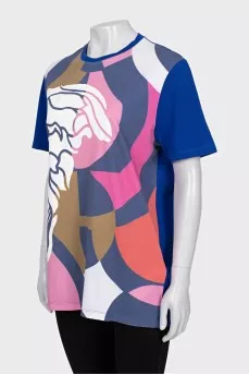 Straight T-shirt with a colorful print