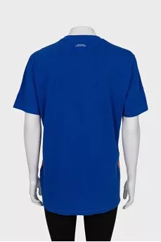 Straight T-shirt with a colorful print