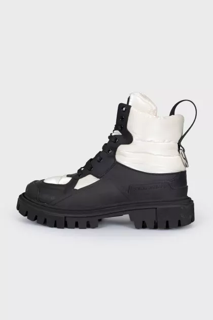White boots with tractor soles