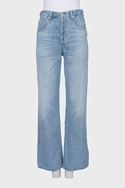 Straight-leg jeans with buttons