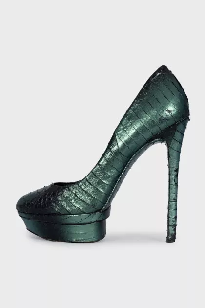 Green snakeskin embossed shoes