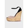 Sandals with chunky weave