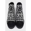Boots with logo decorated with beads