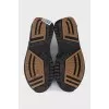 Men's sneakers with contrasting laces