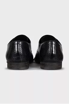 Men's perforated leather shoes