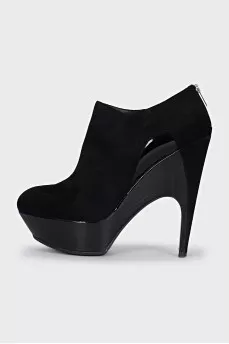 Suede ankle boots with heels and a back zip