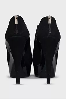 Suede ankle boots with heels and a back zip