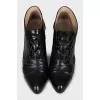 Leather ankle boots with laces