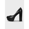 Leather platform heeled shoes