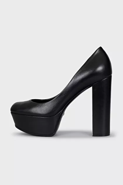 Leather platform heeled shoes