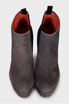 Suede ankle boots with no heel closure