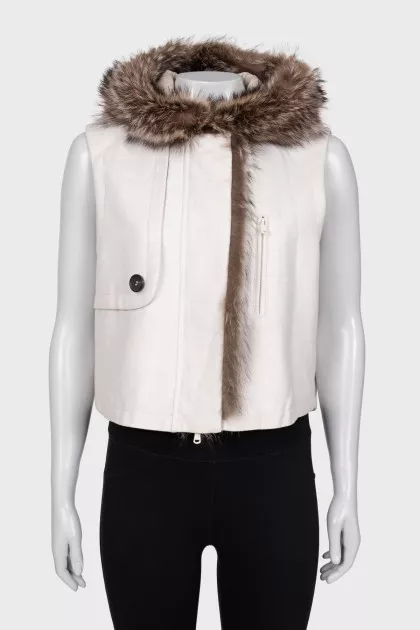 Cashmere vest with fur