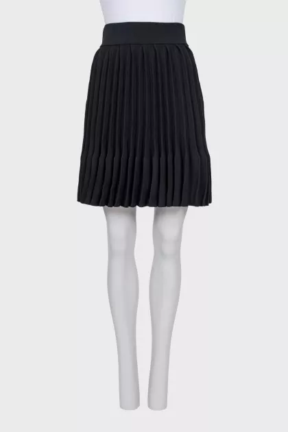 Black pleated mini skirt