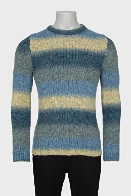 Men's sweater with tag