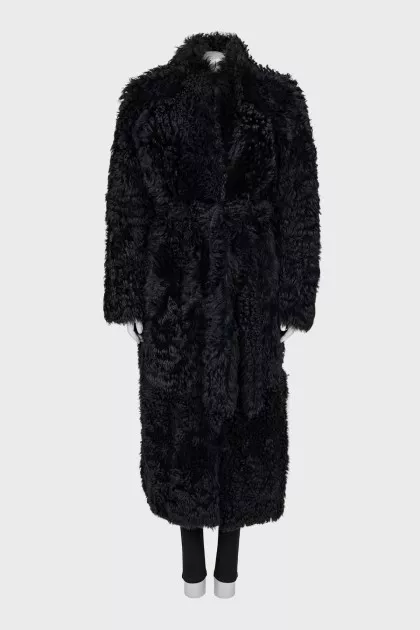 Reversible coat with buttons